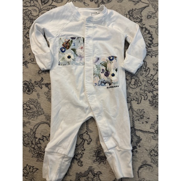 BURBERRY BABY GIRLS WHITE COTTON BABY ROMPER SIZE 3 Months - Picture 6 of 8